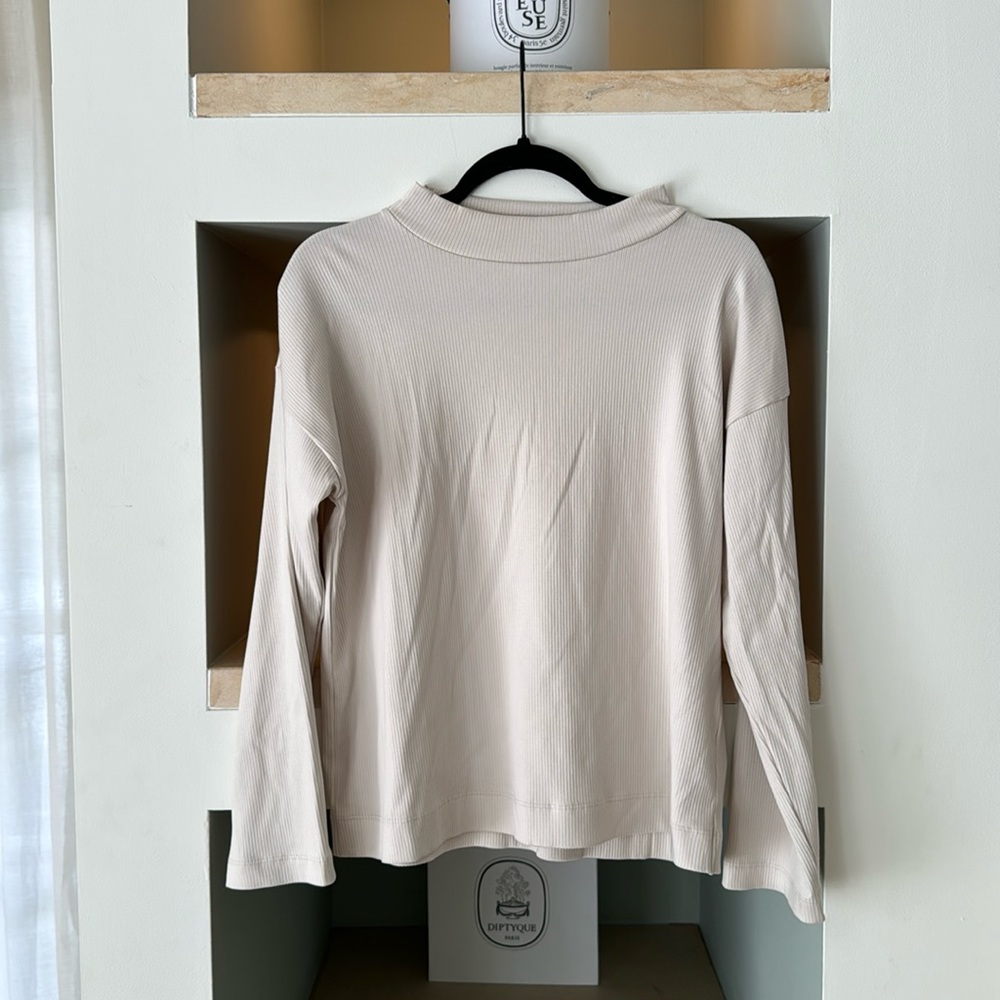 Great basic shirt for work / life